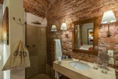 batthroom-petit-room-min